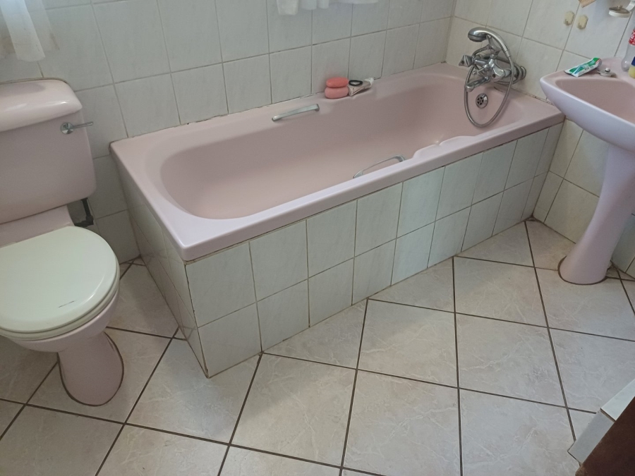 2 Bedroom Property for Sale in Uitsig Free State